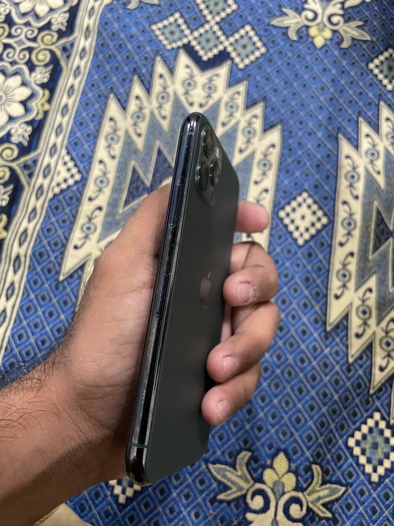 Apple iPhone 11 Pro 3
