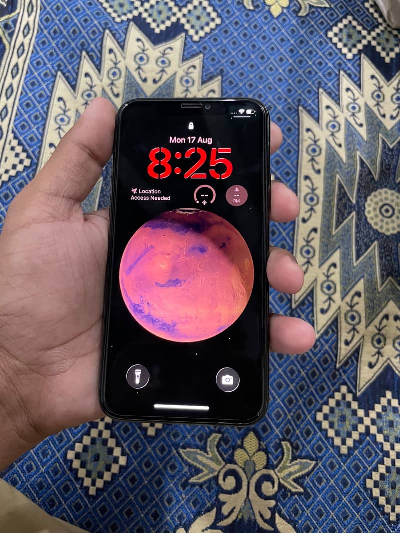 Apple iPhone 11 Pro 1