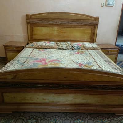 15 years old double bed set with 2 side tables and 1 dressing table