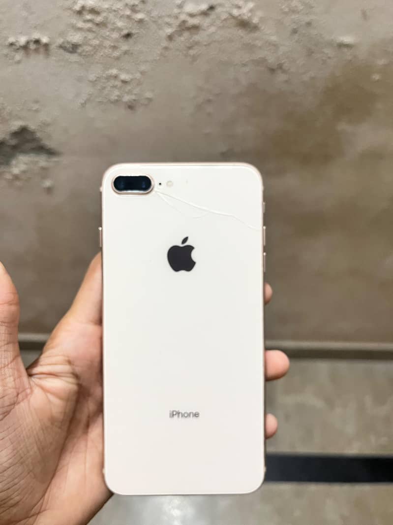 Apple iPhone 8 Plus 1
