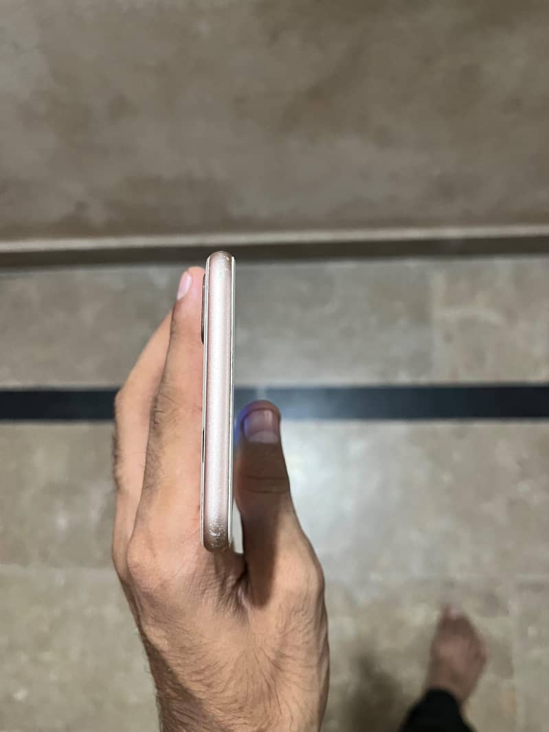 Apple iPhone 8 Plus 5