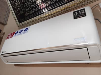 Chrome 1.25 Ton Inverter Split AC urgent need
