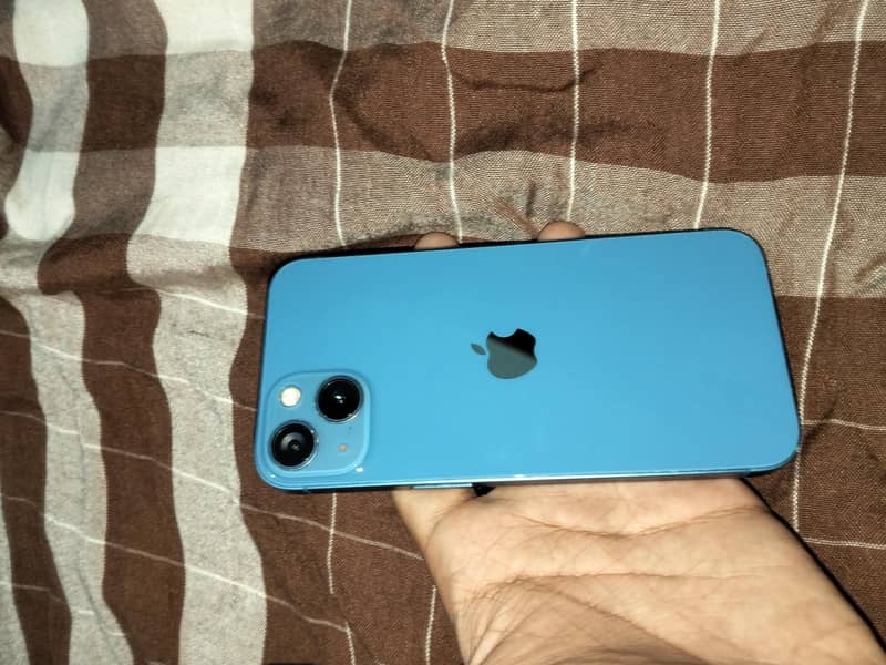 Apple iPhone 13 0
