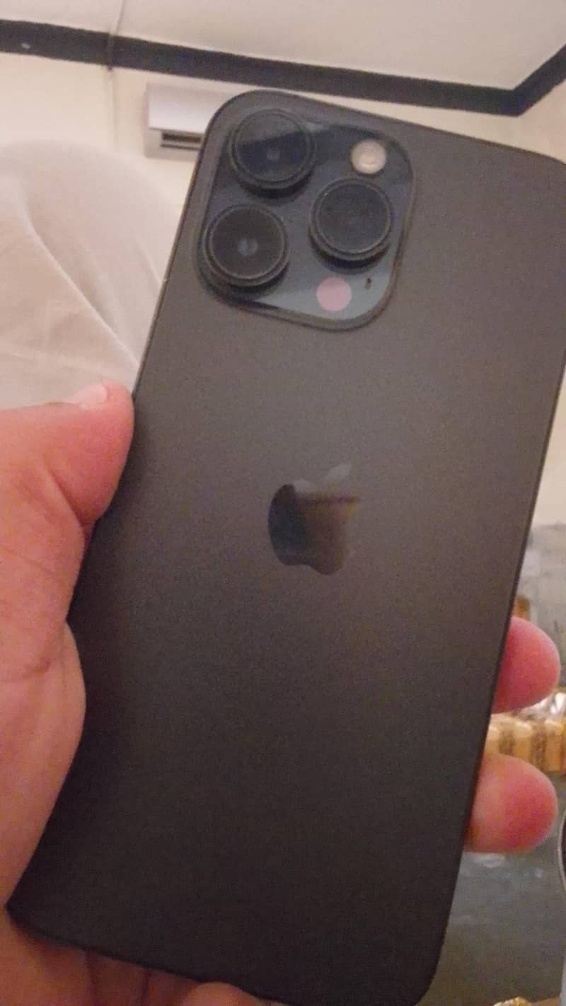 Apple iPhone 14 Pro Max 1