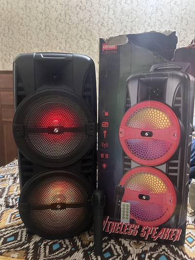 buhat achi  halat me ha bht kmal Awaz h Mic b h 3 gente battery backup