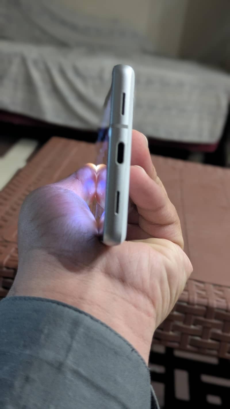 Google Pixel 7a 5