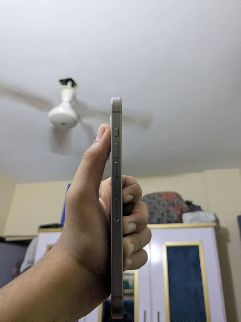 Dummy IPhone 16 Pro Max 1