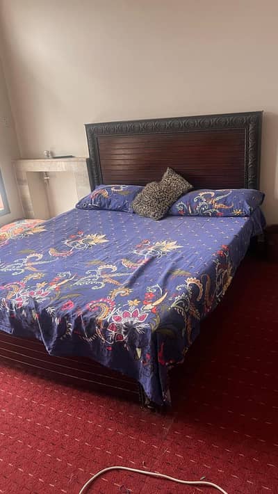 Double bed without mattress