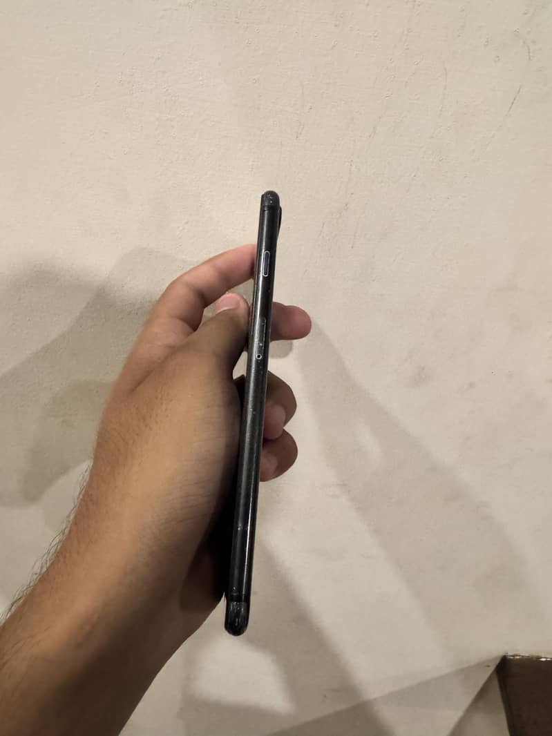 Apple iPhone 7 Plus 1