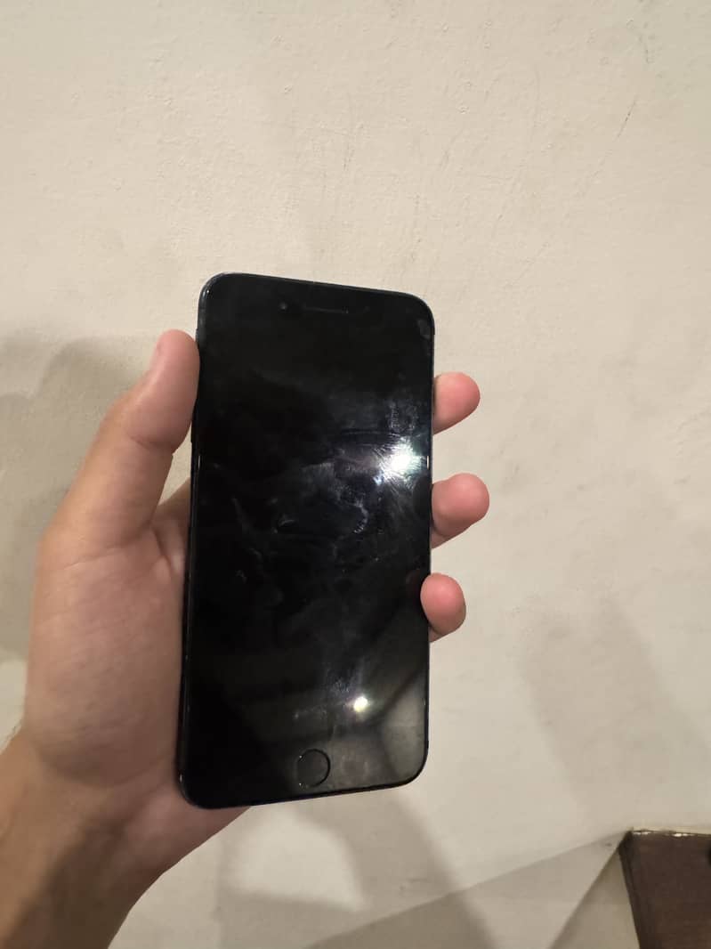 Apple iPhone 7 Plus 3