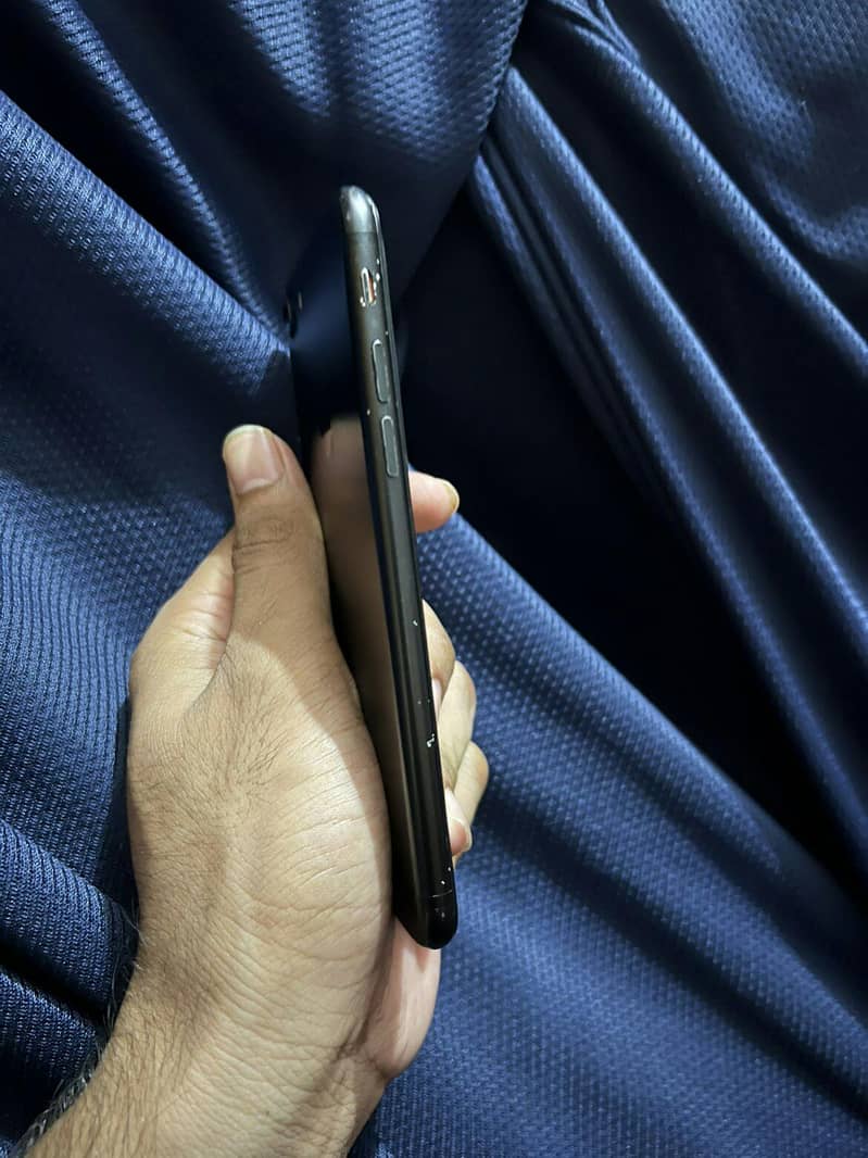 iPhone 7 4