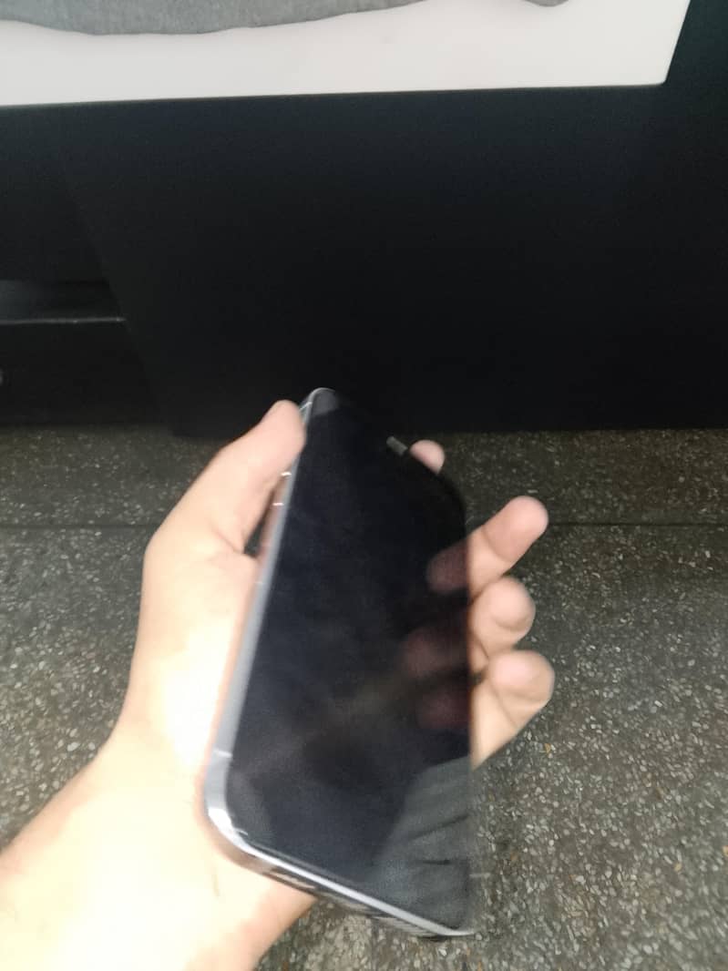 Apple iPhone 12 Pro Max 4