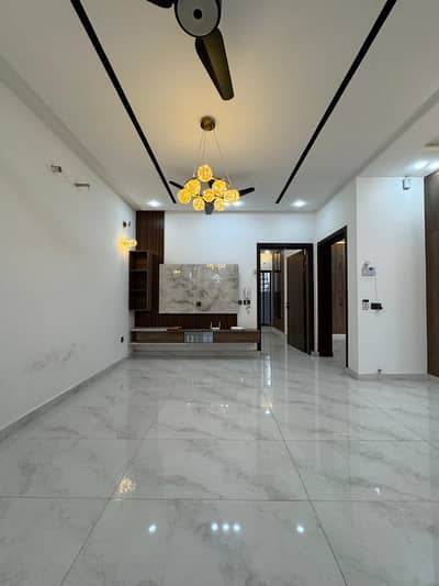 Southern Block 10 Marla Brand New Luxury House For Rent