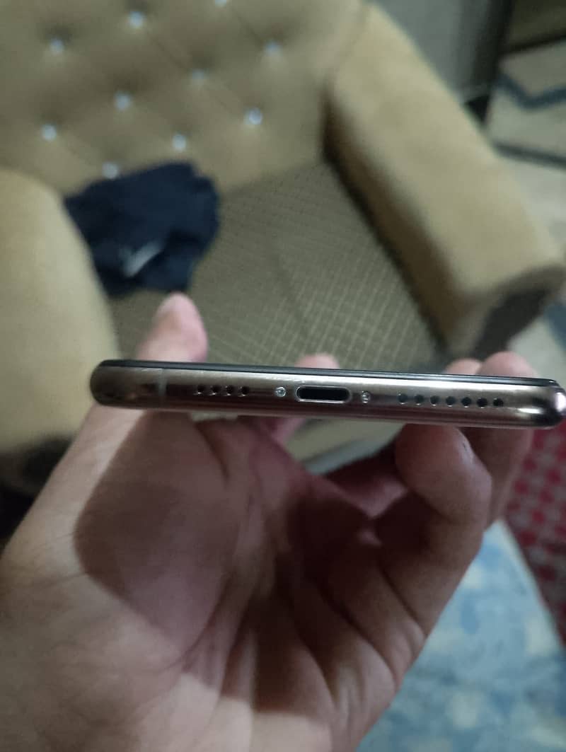Apple iPhone XSmax 2