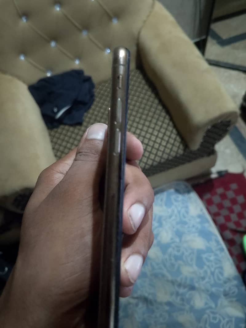 Apple iPhone XSmax 3