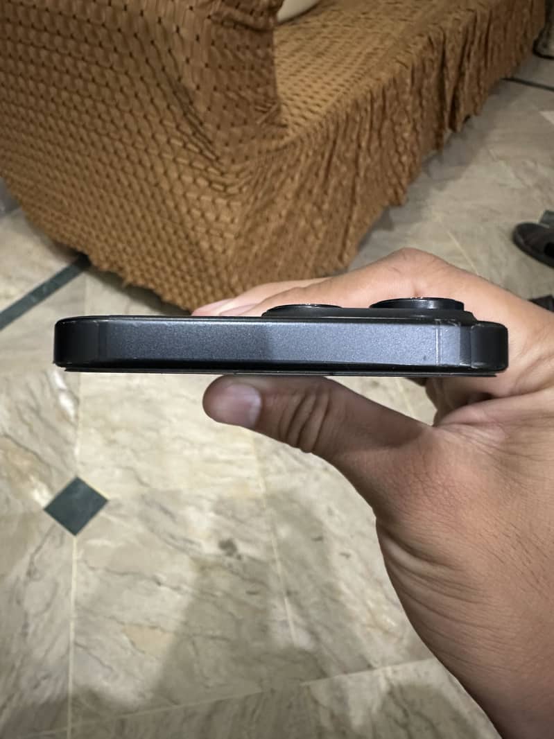 Apple iPhone 16 Pro Max 5