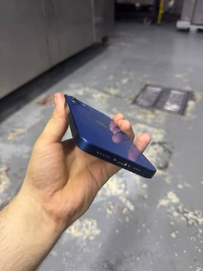 Apple iPhone 12