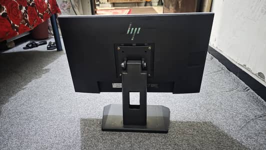 21.5-inch Full HD (1920 x 1080) IPS business monitor