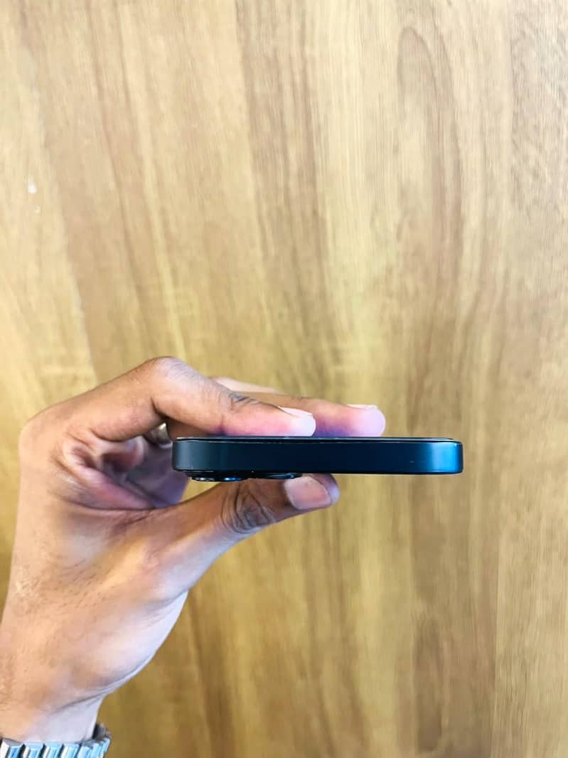 Apple iPhone 13 3