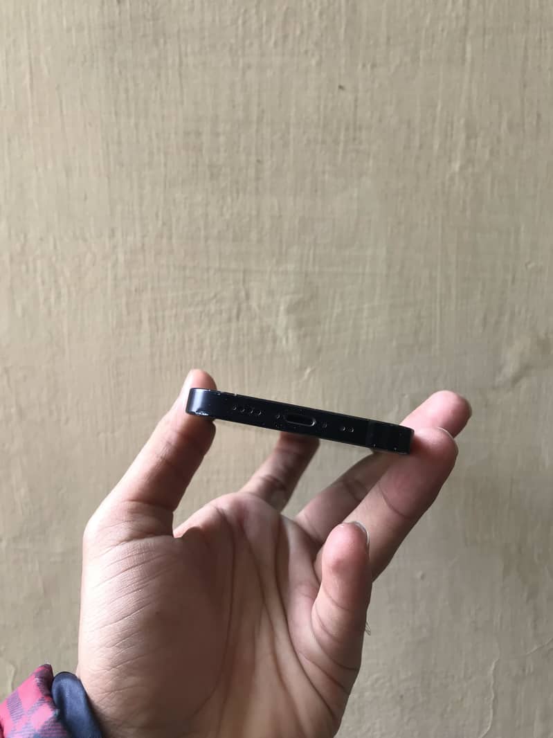 Apple iPhone 11 4