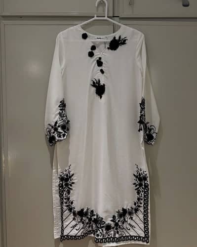 WOMEN 3 piece stitched ready to wear suit