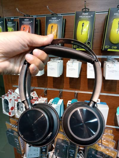 Poly Voyager Focus 2 Wireless Headset With Warranty