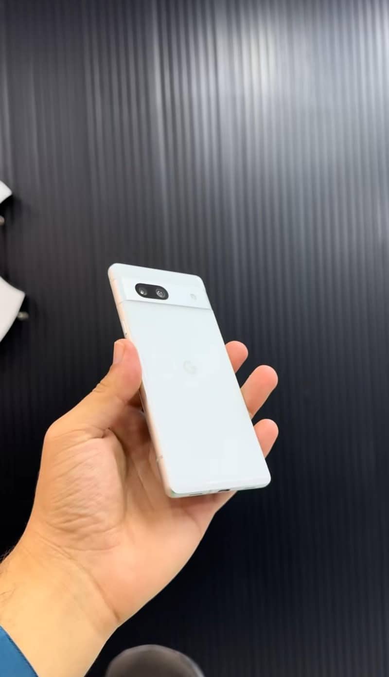 Google Pixel 7a 3
