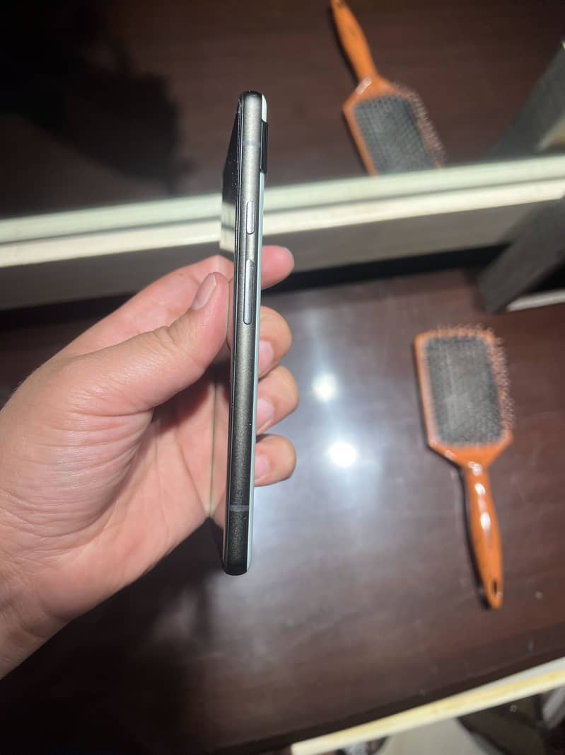Google Pixel 6a 5