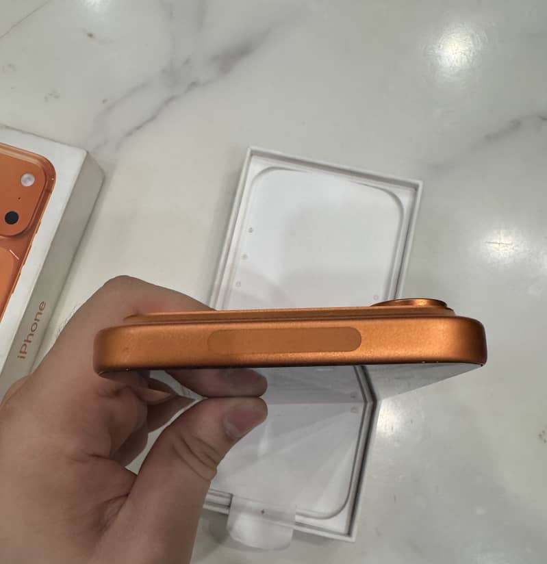 Apple iPhone 17 Pro Max 5