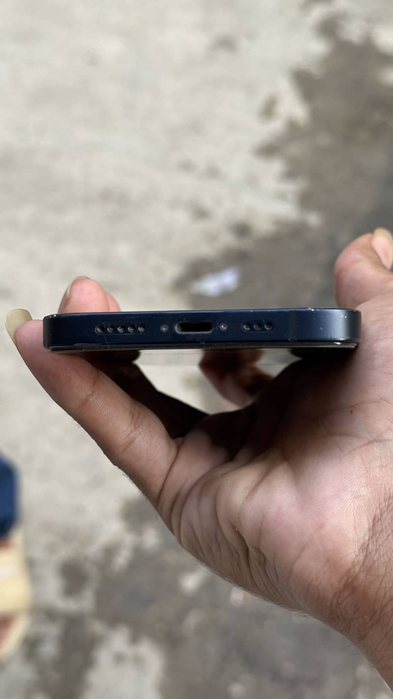 Apple iPhone 12 5