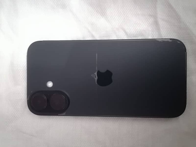 Apple iPhone 16 2