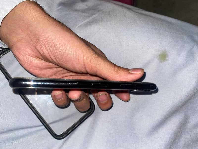 Apple iPhone X 6