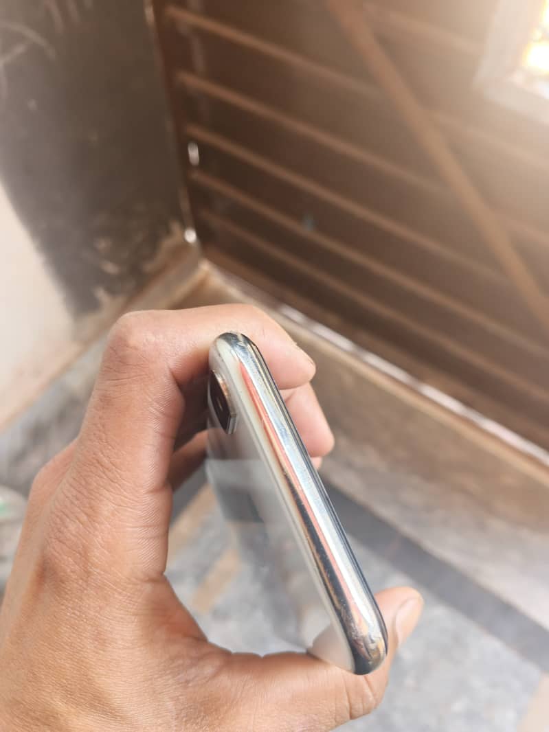 Apple iPhone X 2