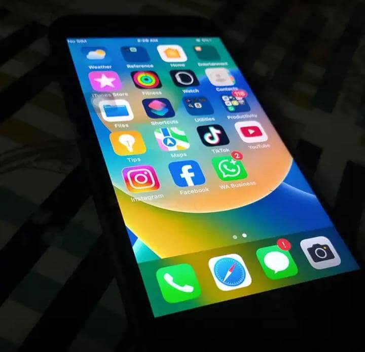 Apple iPhone 8 1