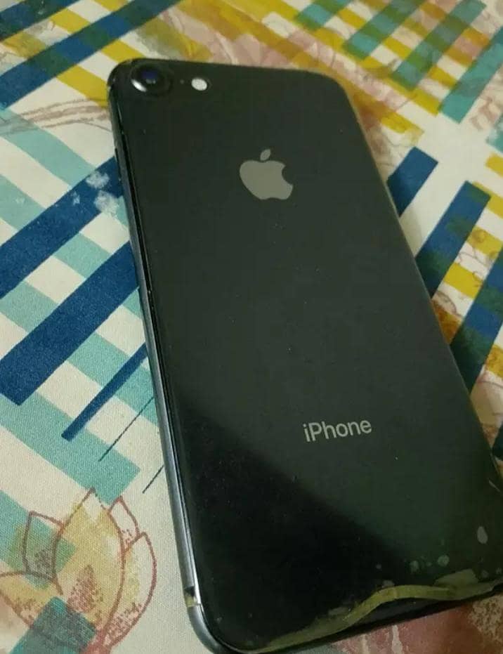 Apple iPhone 8 4