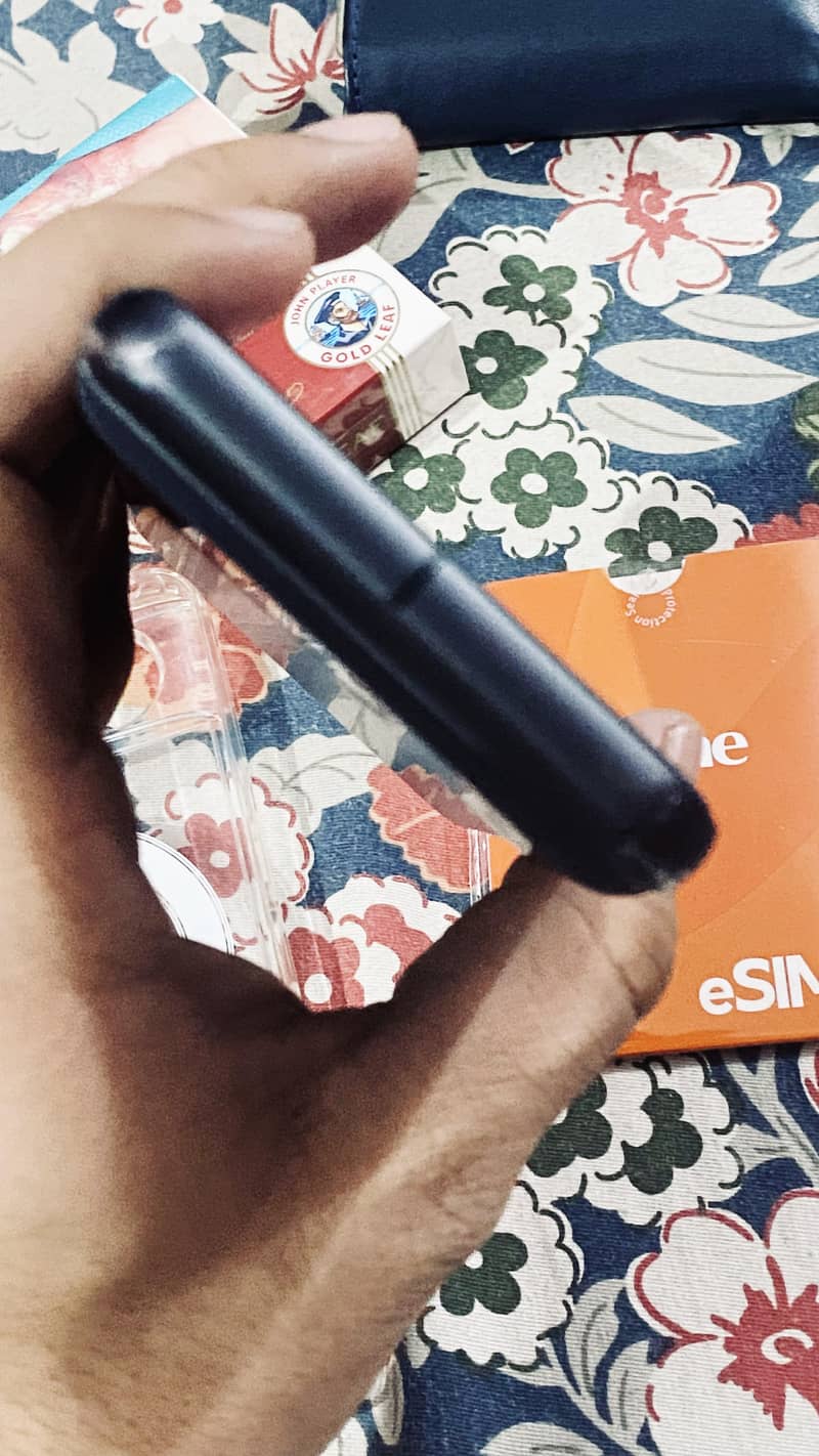 Google Pixel 8 4