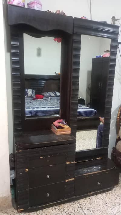 King size bed an dressing table