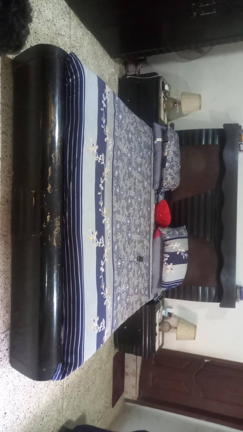 King size bed an dressing table 1