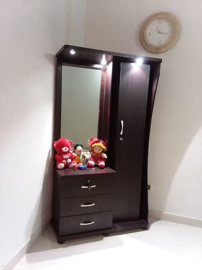 Dressing table