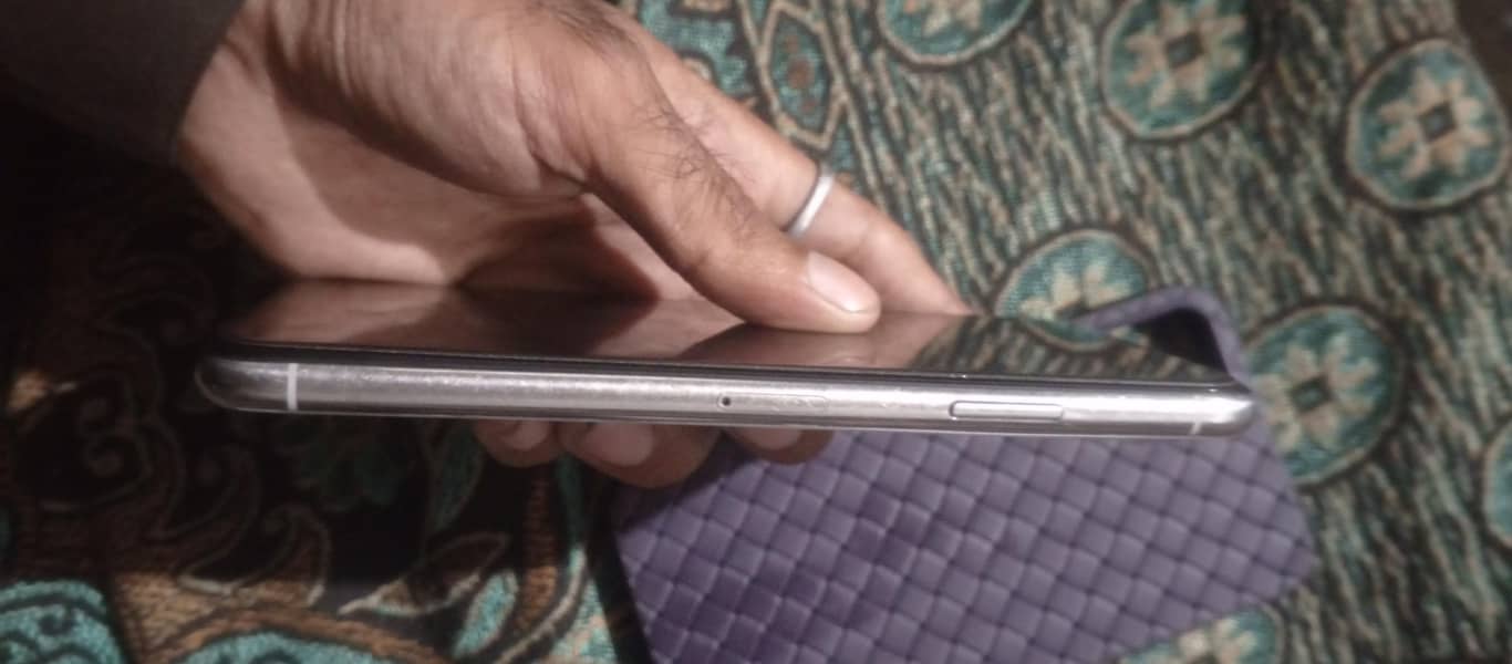 iPhone 11pro max 3