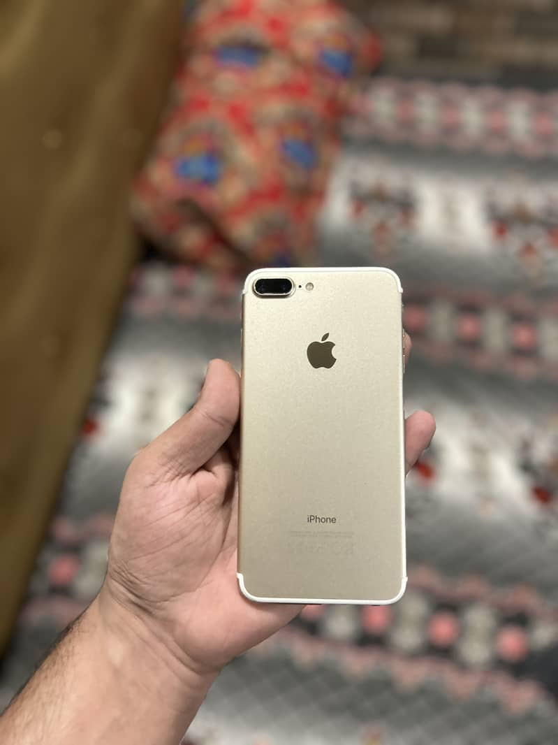Apple iPhone 7 Plus 0