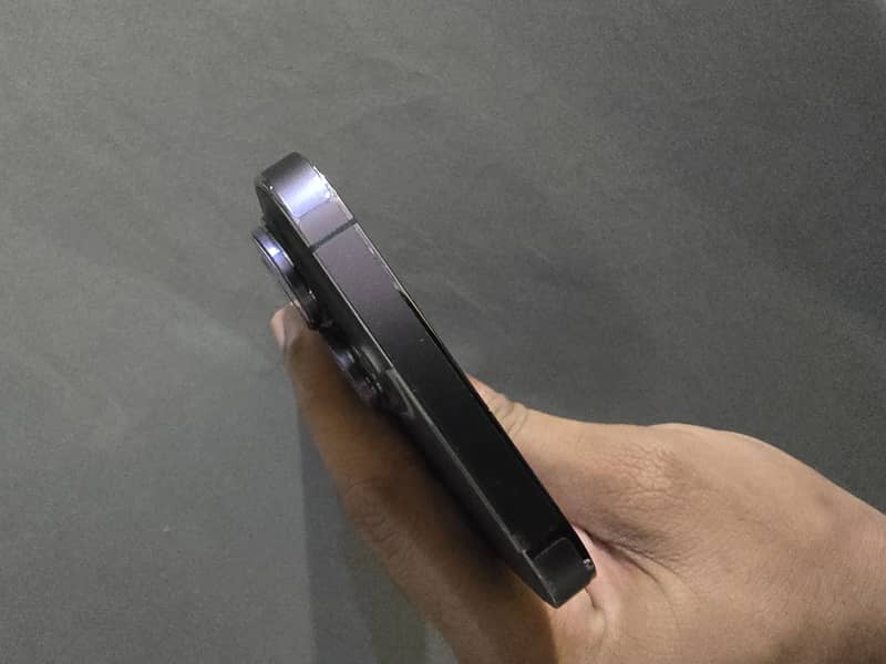 Apple iPhone 14 Pro Max 4