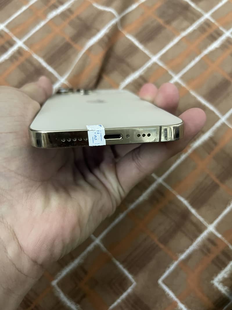 Apple iPhone 13 Pro 3