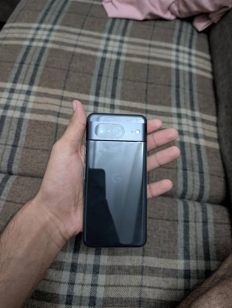 Google Pixel 8 4