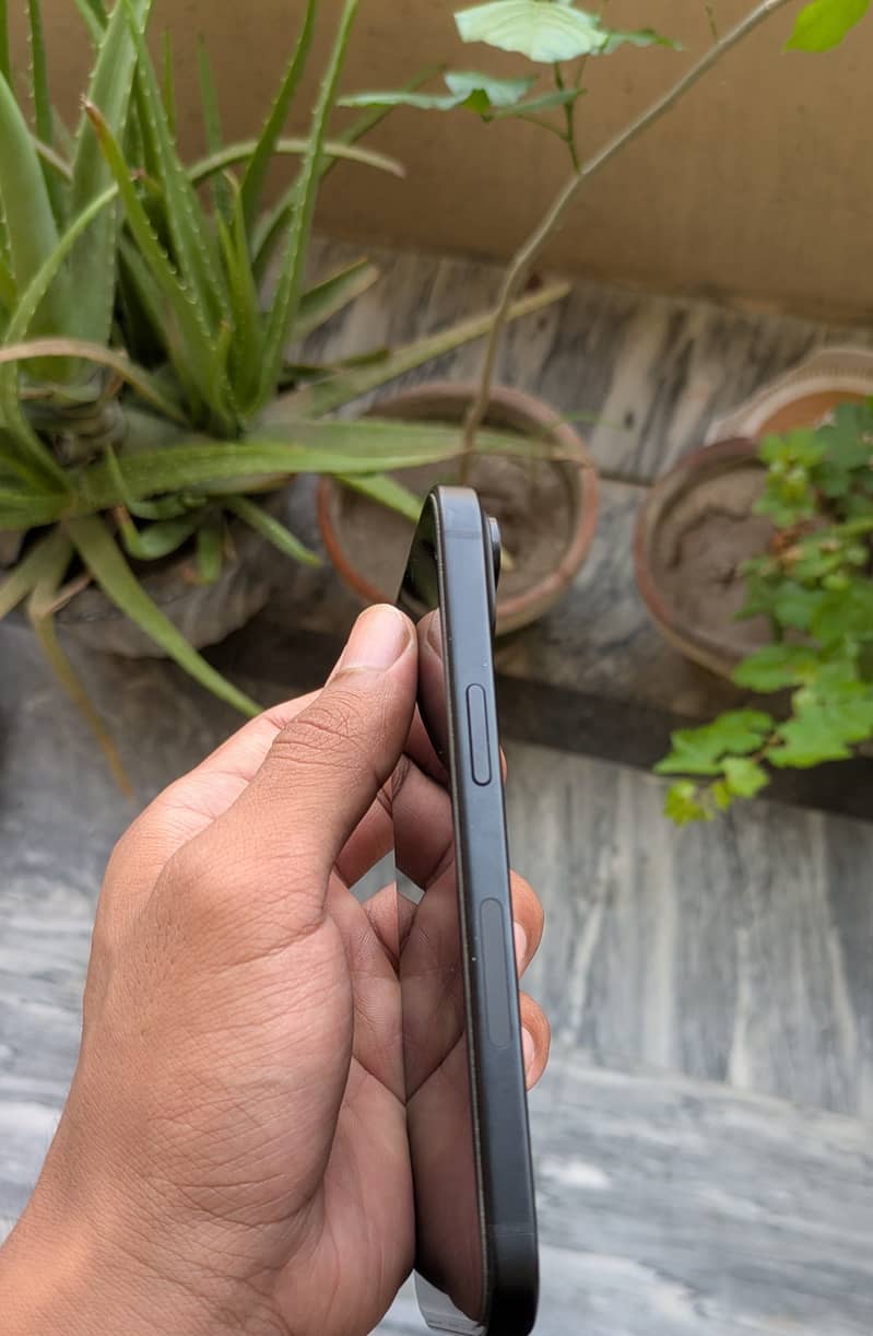 Apple iPhone 15 0