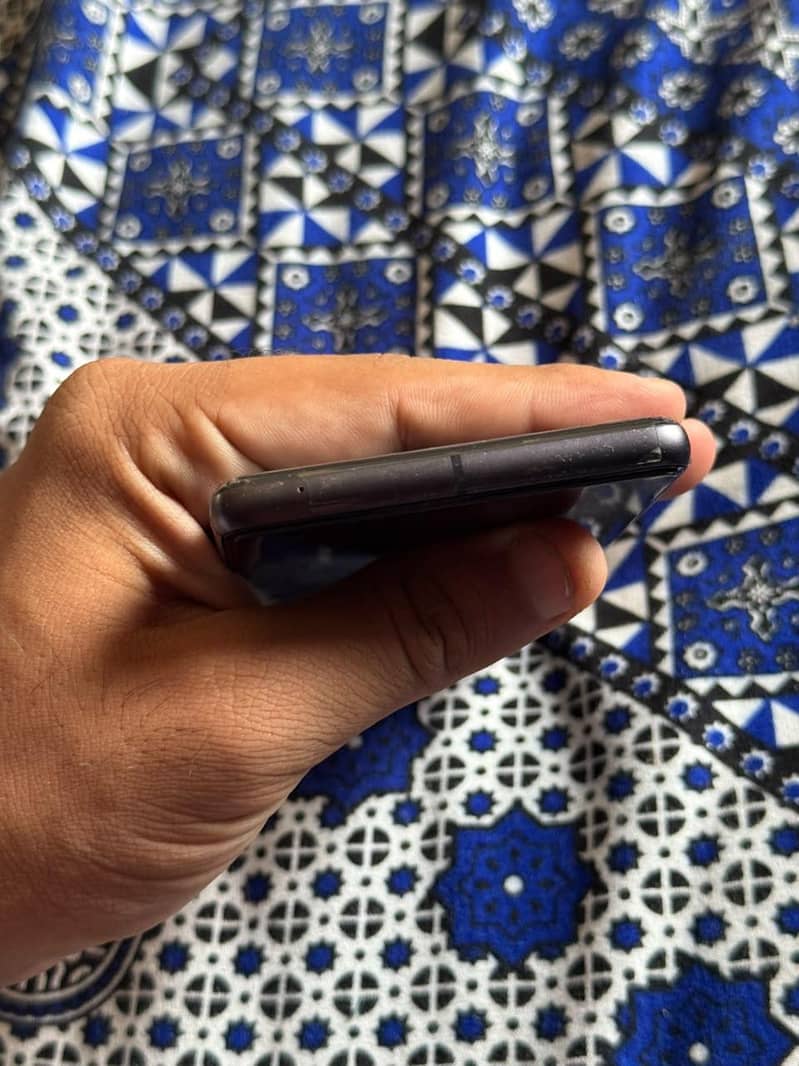 Google Pixel 7 4