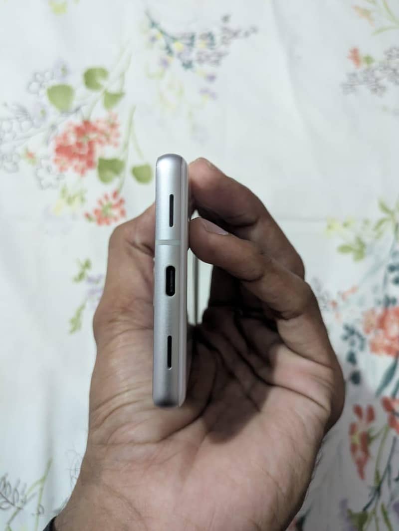 Google Pixel 7a 4
