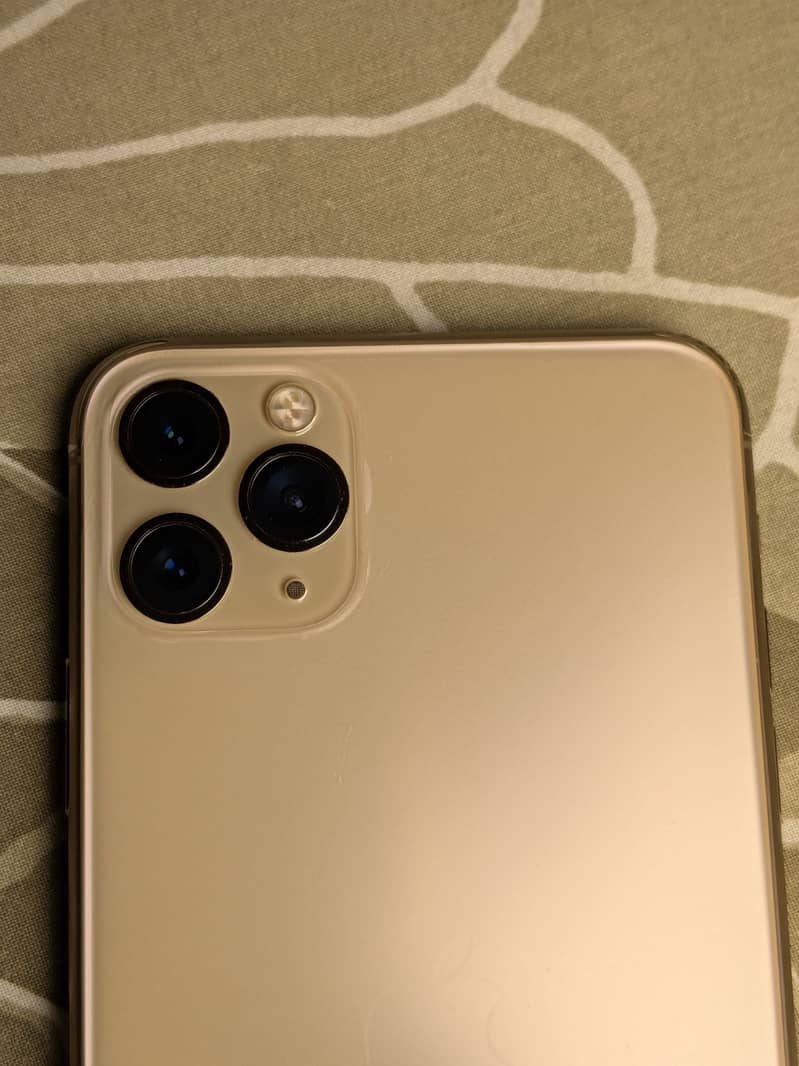 Apple iPhone 11 Pro Max 9