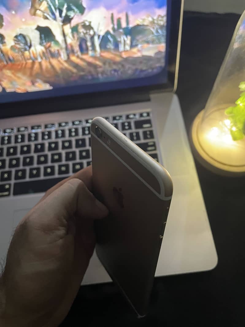 Apple iPhone 6S Plus 4