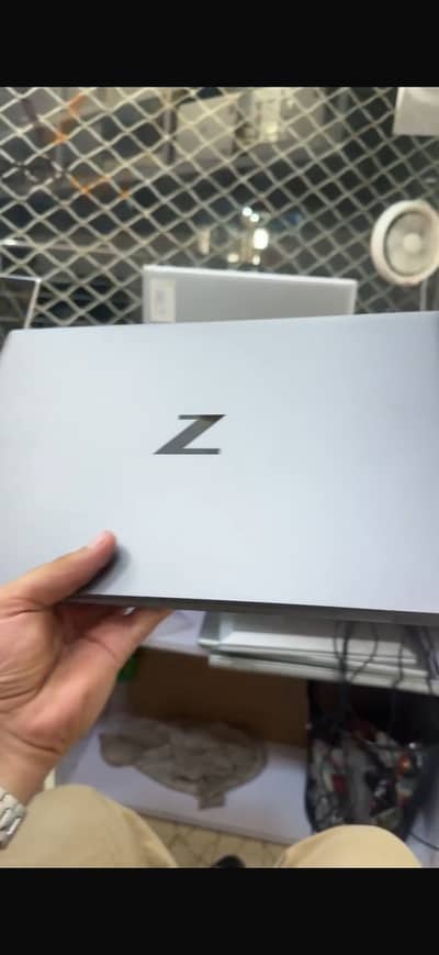 Hp zbook firefly 14 g8 i7/11th with 4gb dedicated gpu